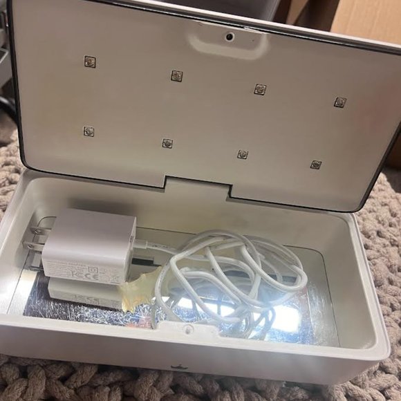 Bella Lash UV Light Sterilizer - Picture 2 of 4